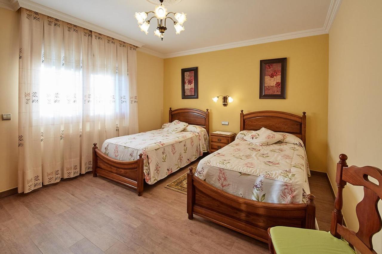 Alojamiento Extrahotelero Casa Ernestina Castillo  ภายนอก รูปภาพ